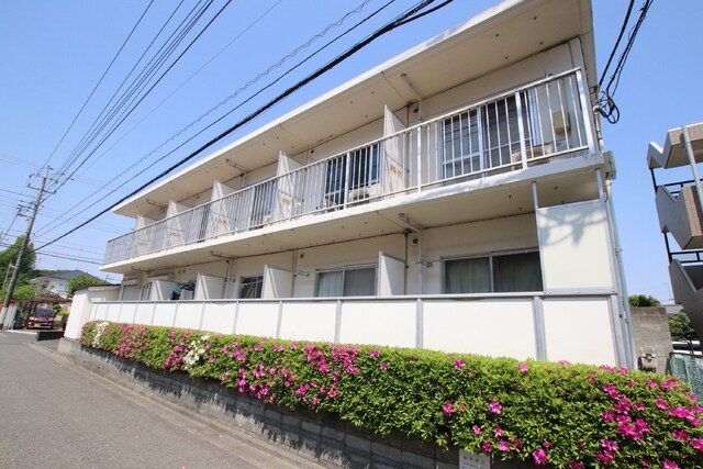 物件外観写真1　(★「万願寺」駅徒歩4分　単身用マンション★)