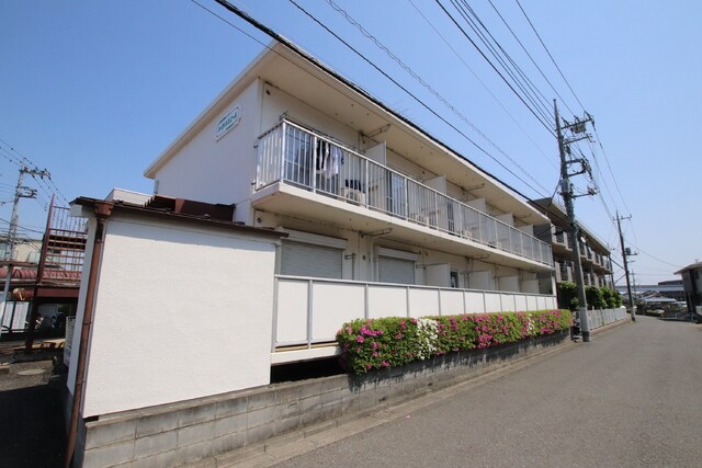 物件外観写真2　(★遮音性に優れた鉄筋コンクリート構造★)