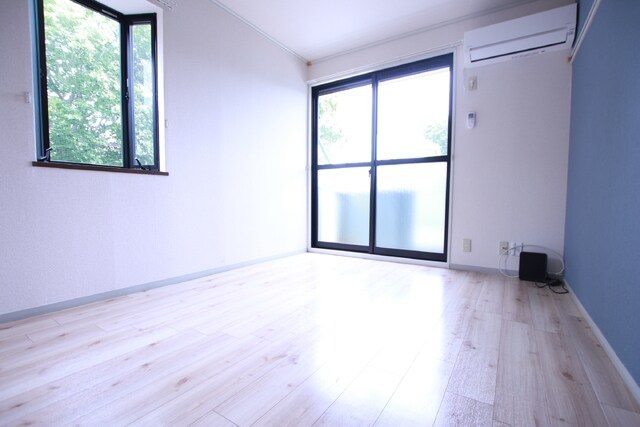 物件内観写真14　(★【洋室6帖】２面採光の明るいお部屋★)