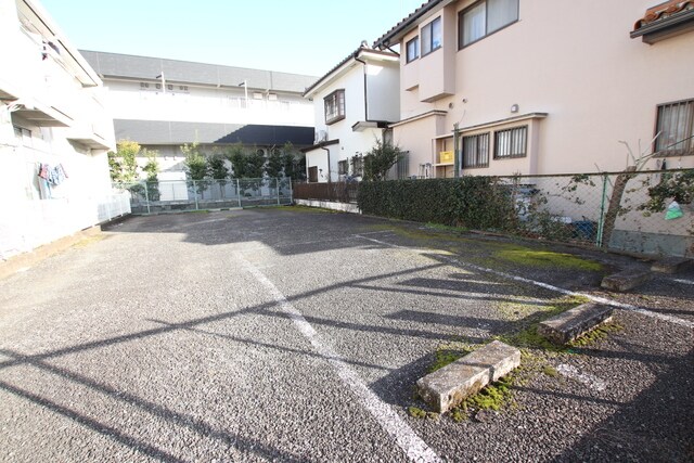 物件外観写真6　(★敷地内駐車場★（空き状況・使用料等詳細はご確認下さい）)