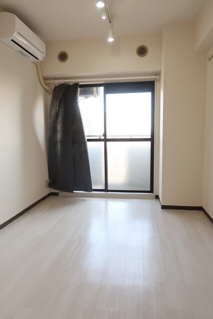 物件内観写真9　(※カーテンは設備ではありません)