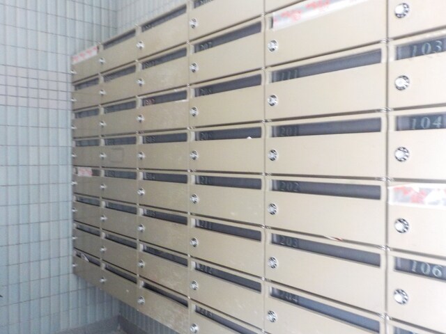 物件外観写真5　(集合ポスト)