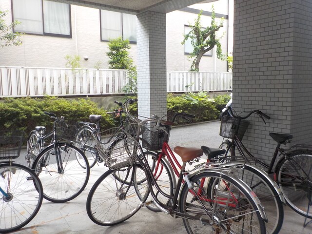 物件外観写真6　(駐輪場)