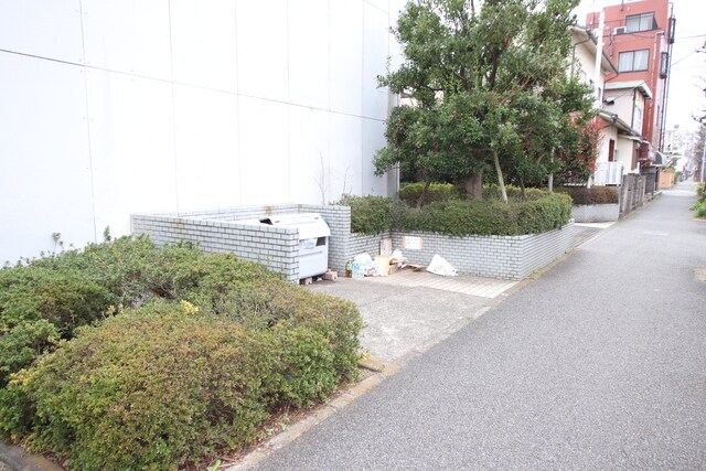 物件外観写真8　(ゴミ捨て場)