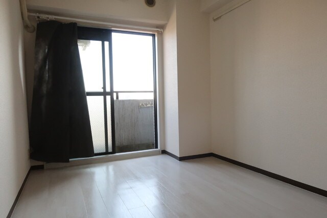 物件内観写真13　(※カーテンは設備ではありません)