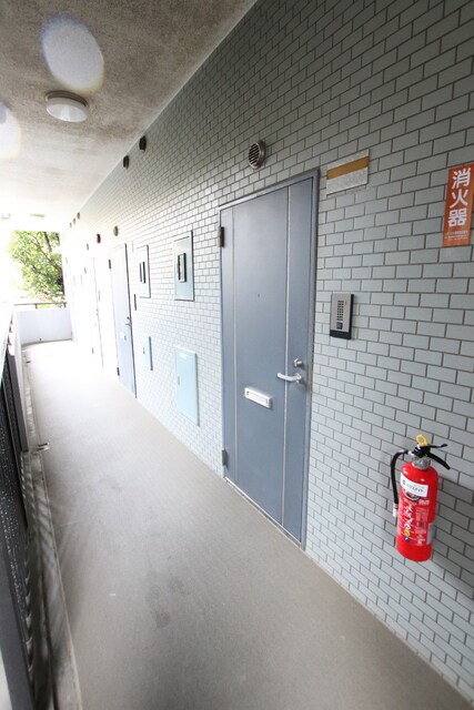 物件内観写真14　(玄関前☆彡)