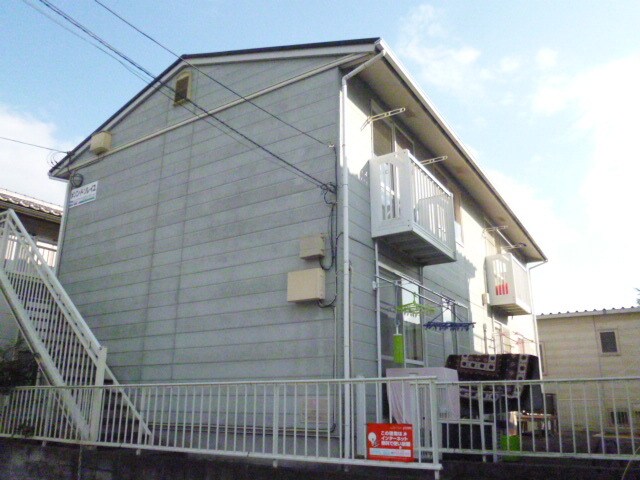 物件外観写真1　(外壁☆彡)