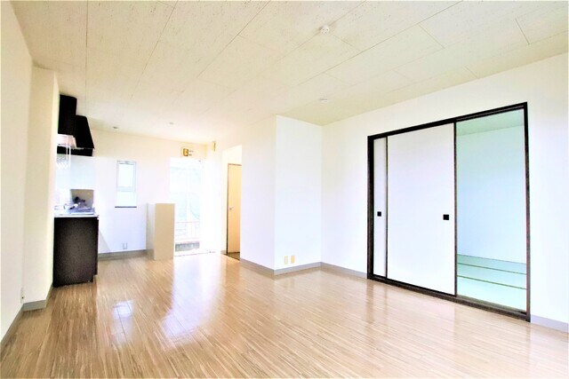 物件内観写真12　(12帖リビング☆彡)