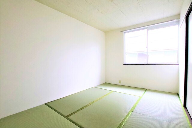 物件内観写真25　(6帖和室☆彡)