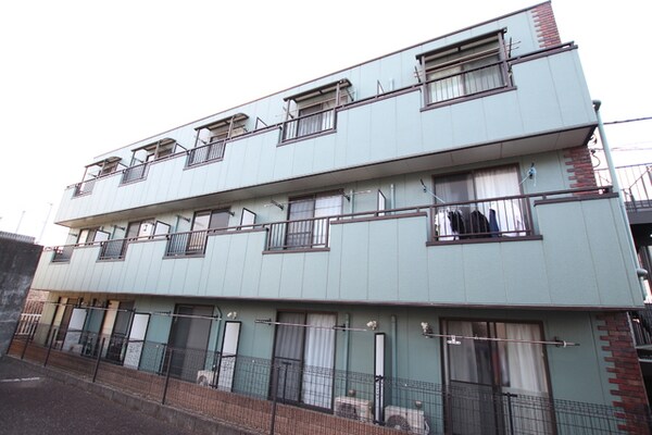 外観(★インターネット無料・都市ガス仕様の３階建マンション★)