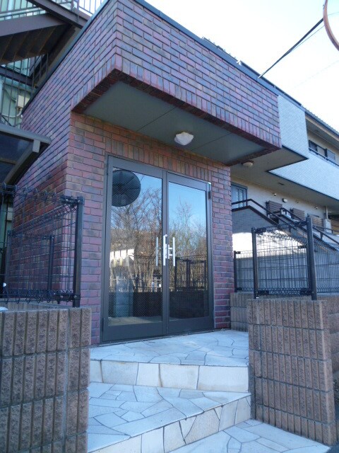 物件外観写真4　(★レンガタイル貼りのおしゃれなエントランス★)