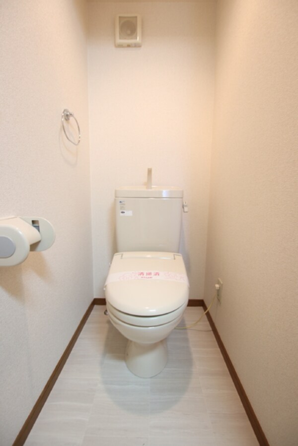 トイレ(★落ち着ける独立したトイレスペース★)