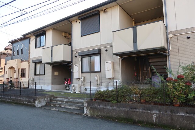 物件外観写真7　(玄関入り口♪)