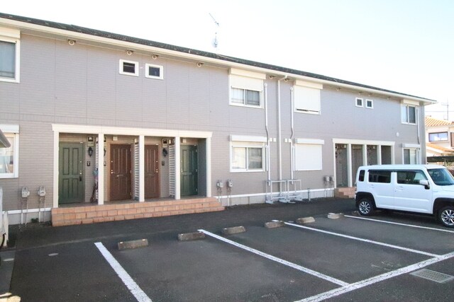 物件外観写真2　(駐車場（要空き確認）)