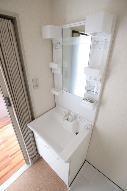 物件内観写真17　(忙しい朝に嬉しい独立洗面化粧台♪)