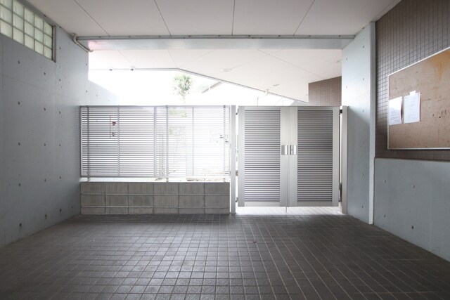 物件外観写真4　(オートロック)