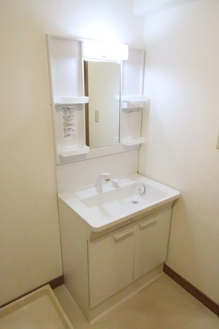 物件内観写真15　(独立洗面台)