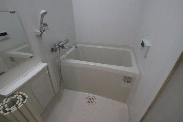 物件内観写真8　(風呂蓋は設備ではありません)