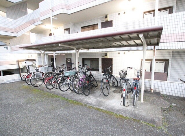 物件外観写真5　(駐輪場)