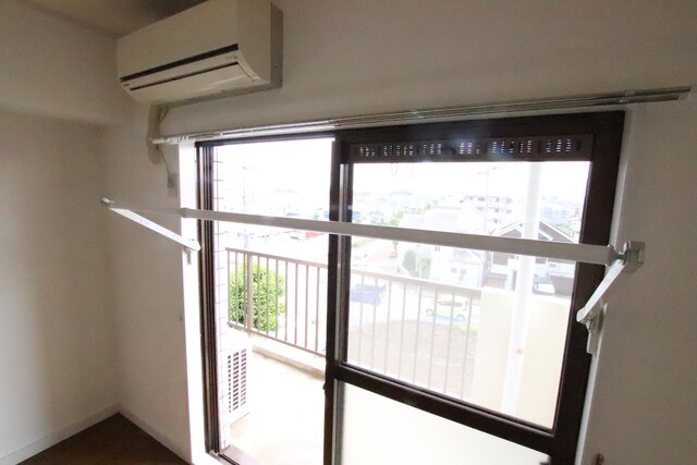 物件内観写真18　(室内物干し)