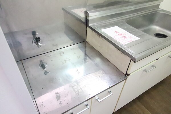 キッチン(ガスコンロ置場です！)