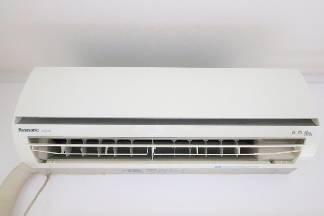 物件内観写真26　(リビングについているエアコンです！)