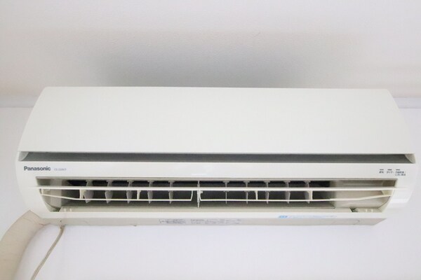 設備(リビングについているエアコンです！)