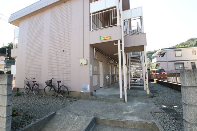 物件外観写真5　(建物入口)
