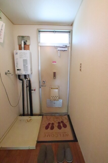 物件内観写真23　(玄関前です♪)