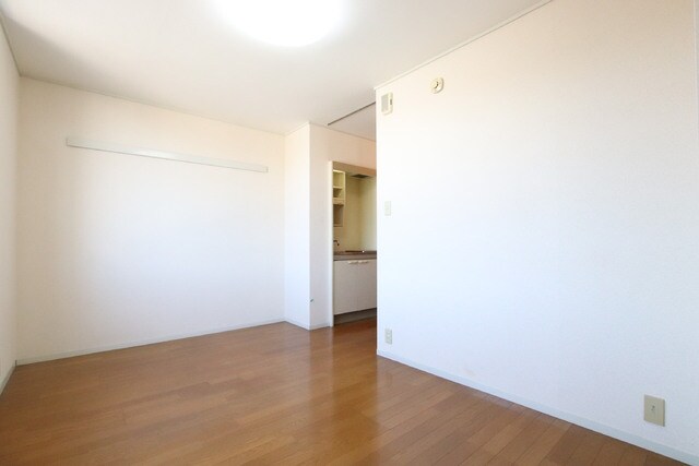 物件内観写真7　(（照明は設備ではありません）)