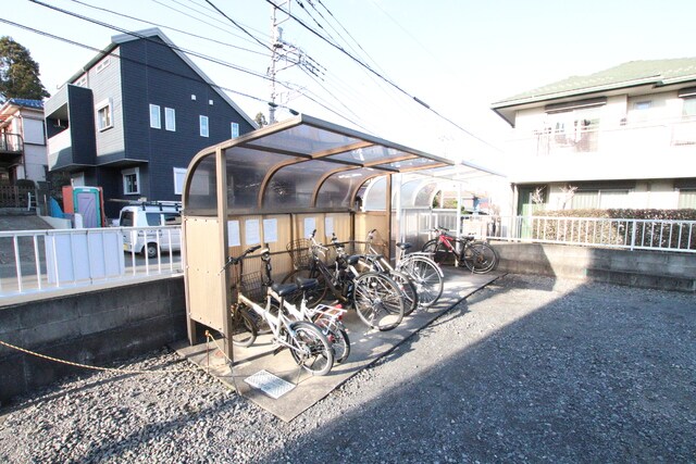物件外観写真4　(駐輪場)