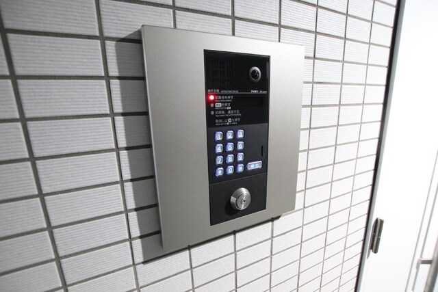 物件外観写真4　(オートロック)