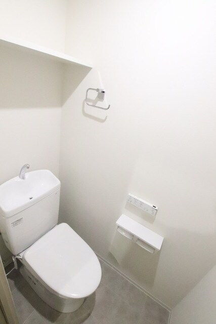 物件内観写真16　(温水洗浄暖房便座♪)