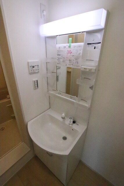 物件内観写真11　(独立洗面化粧台☆)