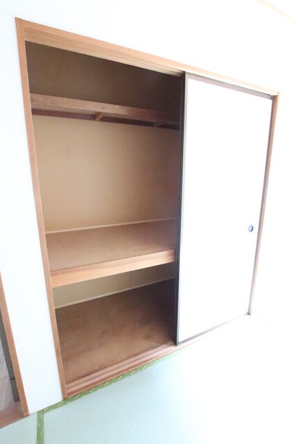 物件内観写真25　(押し入れです♪)