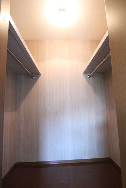 物件内観写真7　(ウォークインクローゼットです)