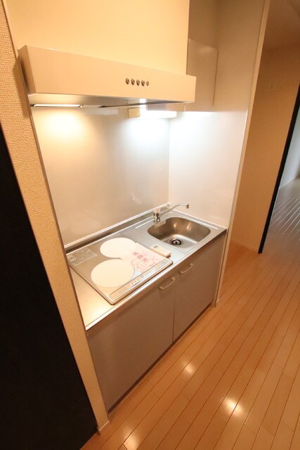 物件内観写真8　(IHコンロ設置済み)