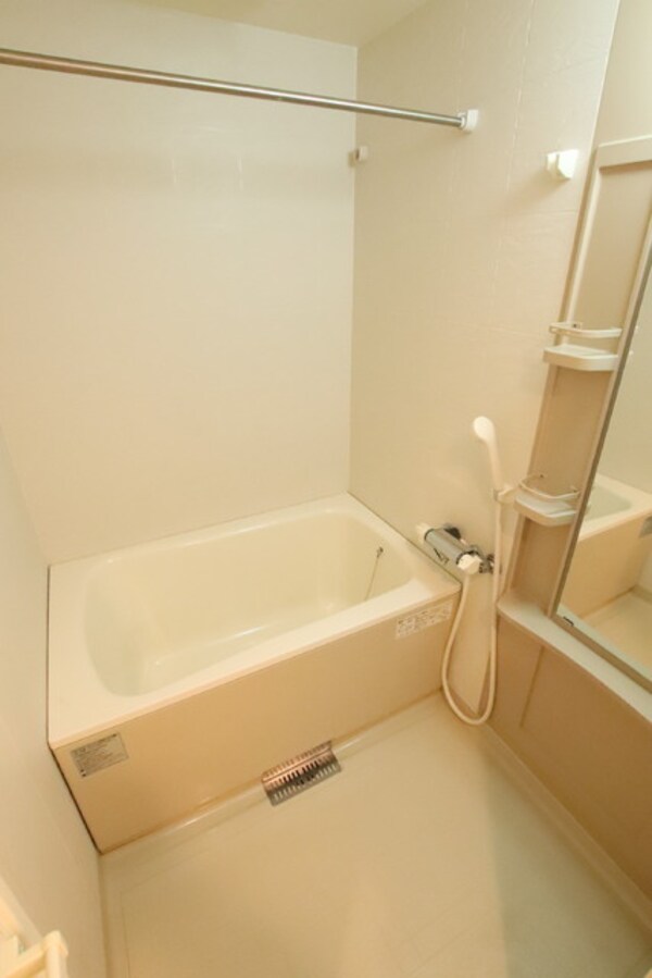 バス／シャワールーム等(浴室乾燥機付きのバスルーム♪)