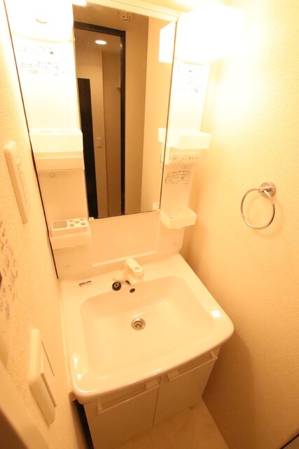 物件内観写真12　(独立洗面台あり)