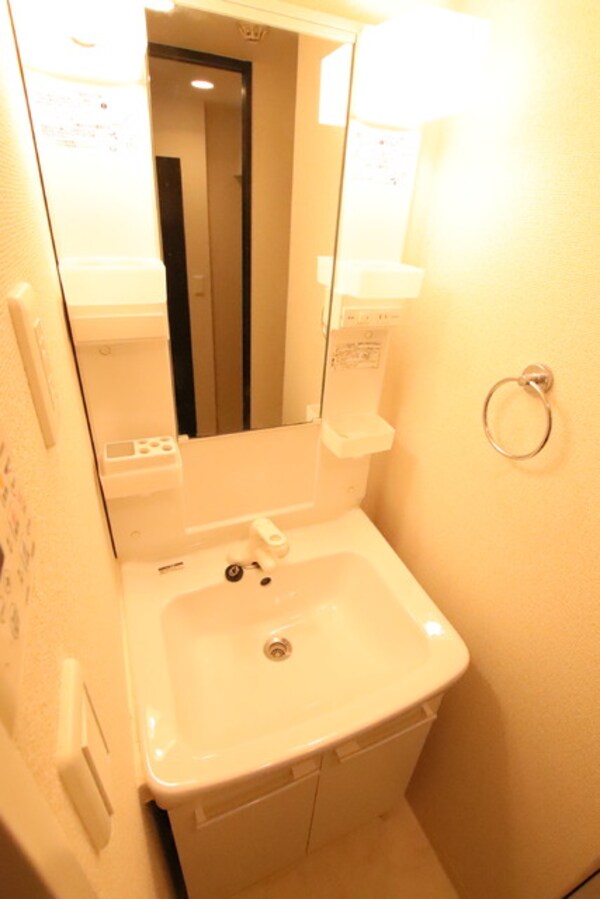 洗面所(独立洗面台あり)