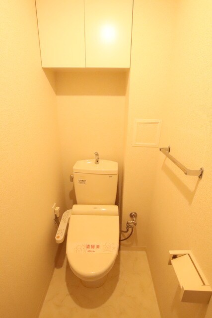 物件内観写真13　(洗浄機能付き便座)