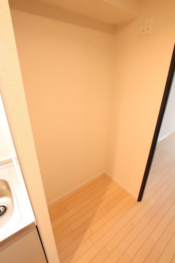 設備(冷蔵庫置き場)