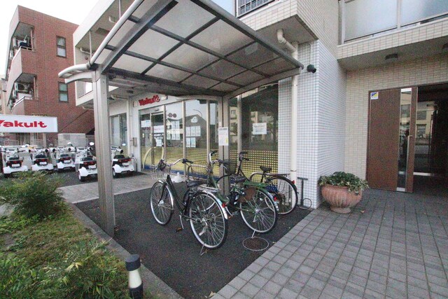 物件外観写真5　(駐輪場です)