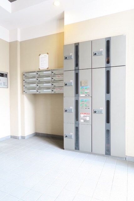 物件外観写真6　(宅配ボックス)