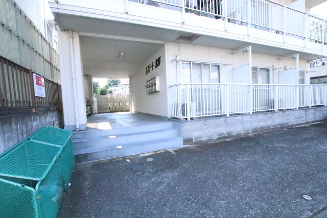 物件外観写真4　(エントランス)