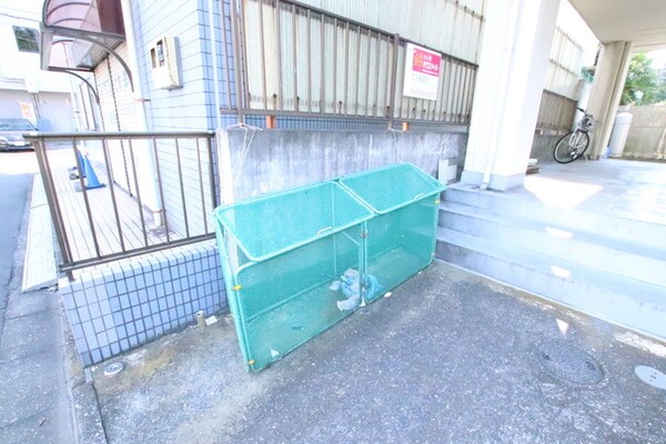 共用設備(ごみ置き場)
