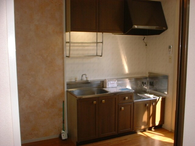 物件内観写真10　(キッチン※別室参考写真)