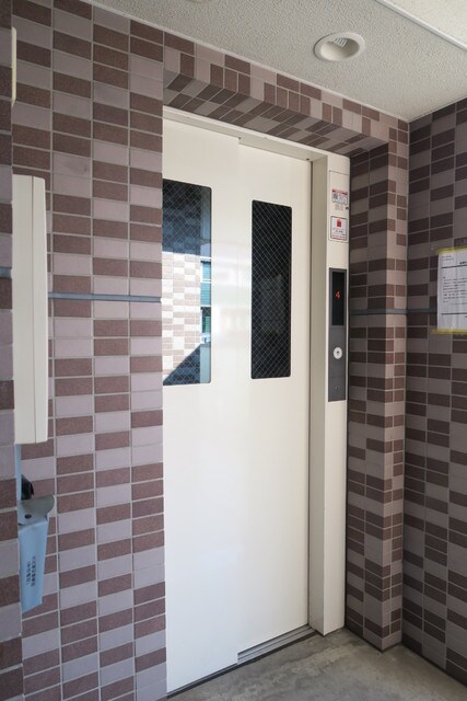 物件外観写真4　(エレベーター)