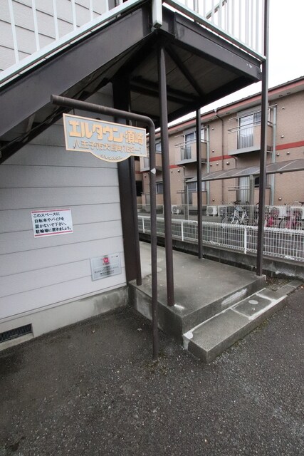 物件外観写真7　(建物入口)