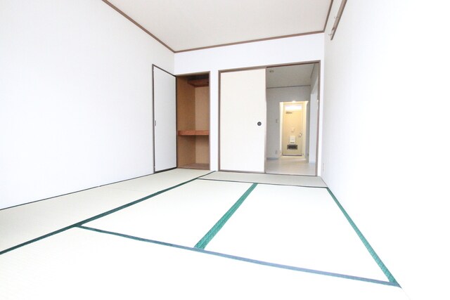 物件内観写真21　(6帖の和室です)